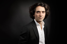 Portrait corporate fond noir